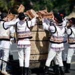 На молдавских праздниках много занимательных обычаев