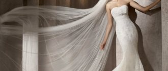 Свадебное платье русалка с длинной легкой фатой