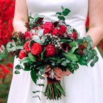 Свадебный букет из красных роз 6
