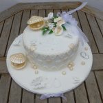 Торт свадебный с жемчужинками